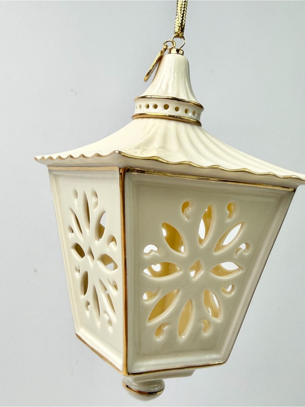 Vintage Lenox 2000 Annual Holiday Christmas Porcelain lantern Ornament